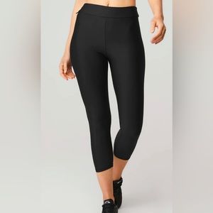 NWOT Airlift High-Waist Conceal - Zip Capri